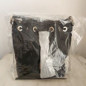 Brand New Genuine Dooney & Bourke Kendall  Black Drawstring Crossbody Bucket Bag